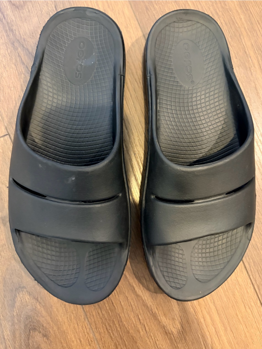 OOFOS OOahh Slide Womens 9 Mens 7 Black Lightweight Recovery Running Slides
